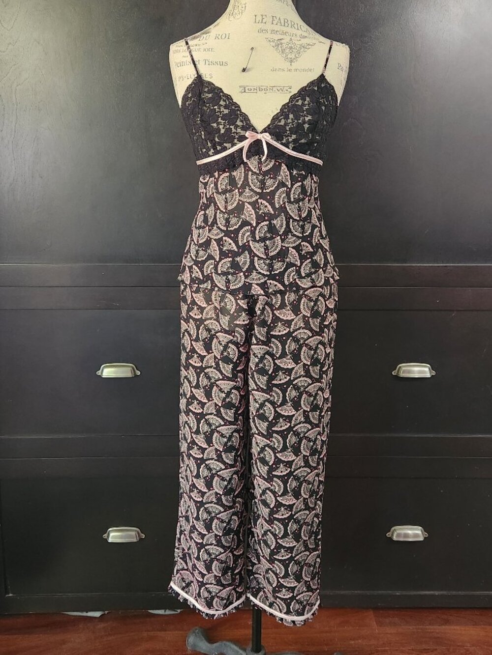 VTG Fantasies by Morgan Taylor 2-PC Camisole & Crop Pants Pajama Set Size Small